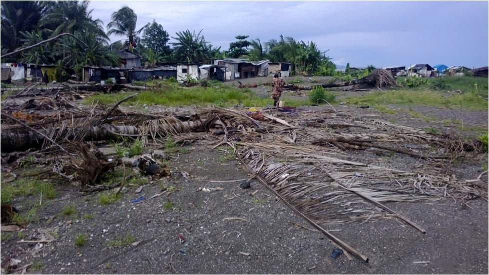 Long time resident not happy with forced eviction by Rimbunan Hijau