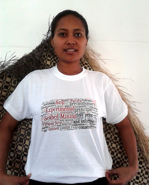 Lice Cokanasiga models the new T-shirt